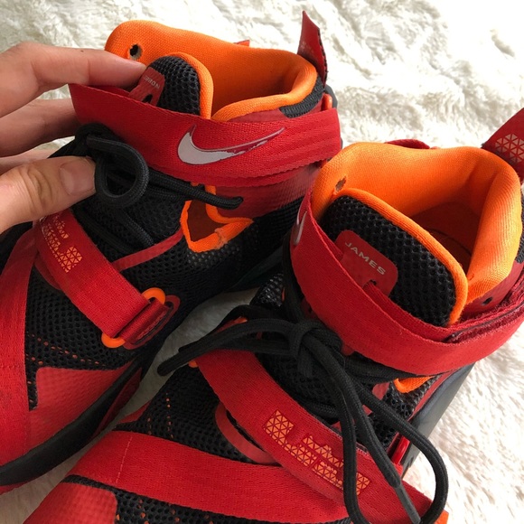 Nike James Lebron sneakers - Picture 5 of 6